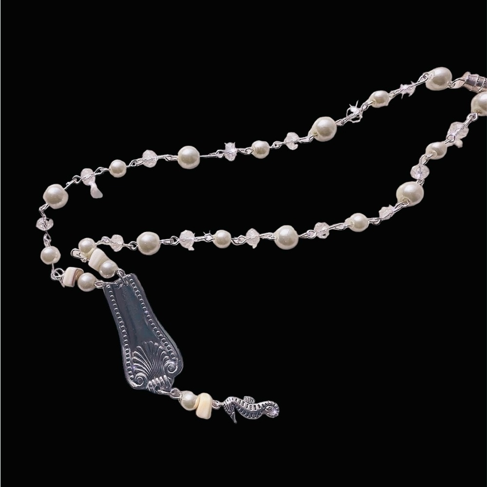 Pearl necklace spoon pennant seashell, seahorse silver